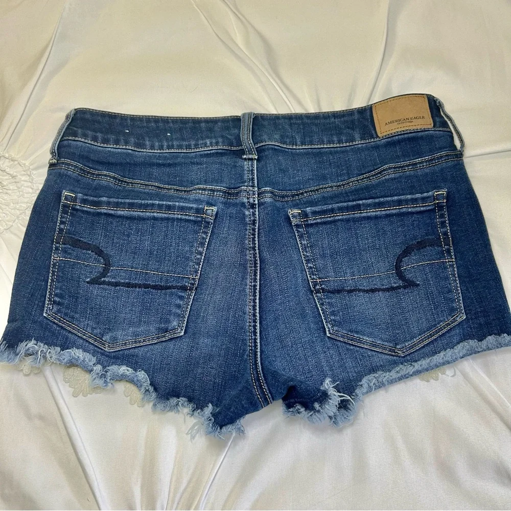 American Eagle Denim & Cream Lace Pocket Frayed Hem Shortie Jean Shorts Size 8